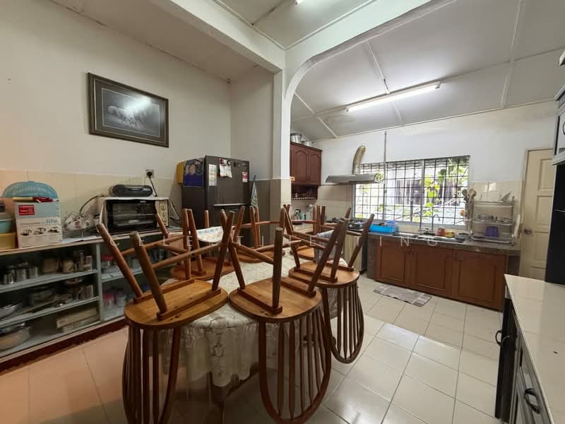 1-storey Terraced House for Sale in Taman Damai Indah (Kajang) - Celestine Ting - Kitchen - PropertyGuru.com.my