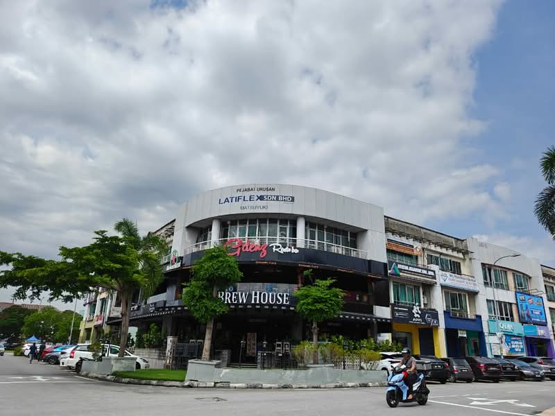 Shop / Office for Rent in Bandar Bukit Tinggi (Klang) - Alexis Lim - Exterior - PropertyGuru.com.my