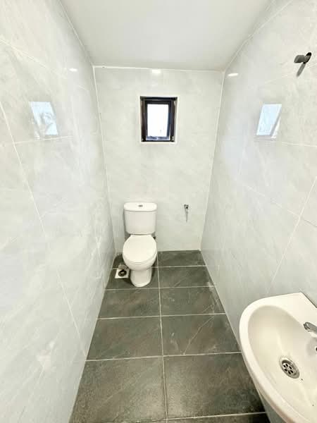 2-storey Terraced House for Sale in Taman Plentong Baru (Masai) - Daniel Yong - Bathroom - PropertyGuru.com.my