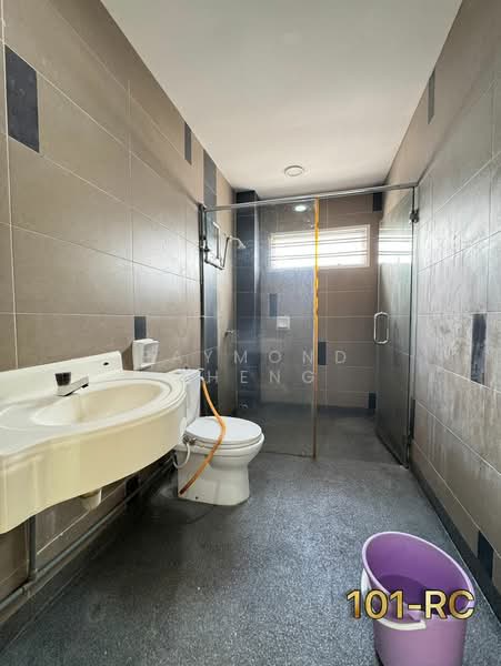 Rumah Teres 2.5 Tingkat untuk Dijual di Bandar Puteri Klang (Klang) - Raymond Cheng - Bathroom - PropertyGuru.com.my