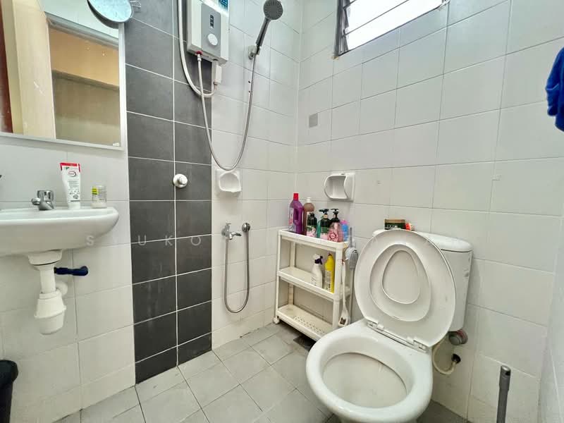 Pangsapuri untuk Dijual di Seri Atria Apartment - Syukor Hartanah - Bathroom - PropertyGuru.com.my
