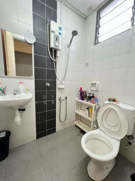 Pangsapuri untuk Dijual di Seri Atria Apartment - Syukor Hartanah - Bathroom - PropertyGuru.com.my