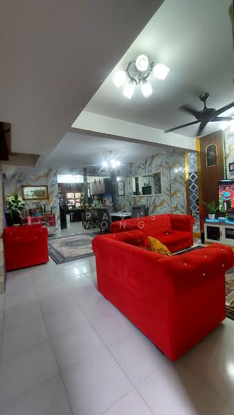 2-storey Terraced House for Sale in Sungai Buloh (Selangor) - Travis Wong - Living Room - PropertyGuru.com.my