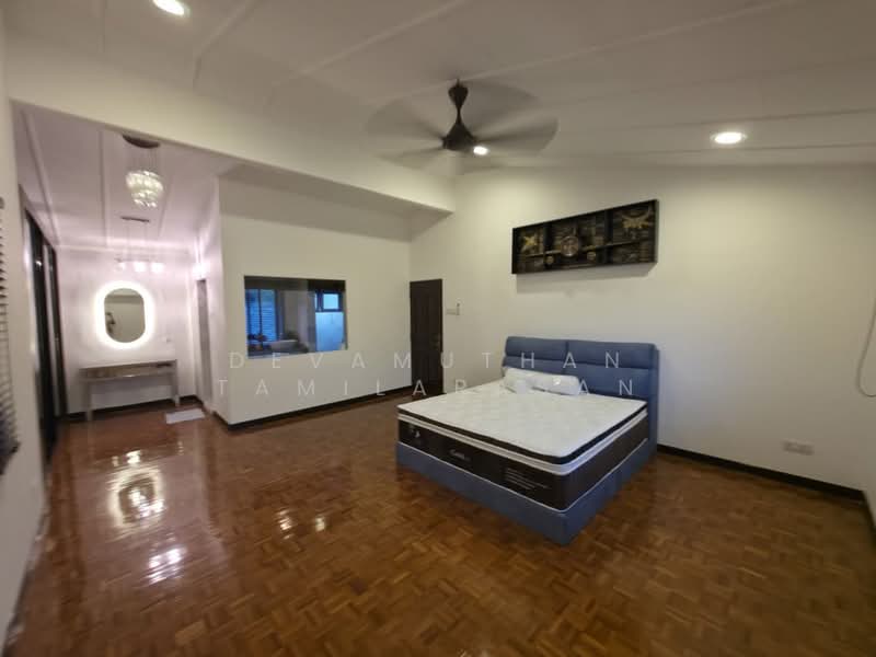 Bungalow for Rent in Seksyen 22 (Petaling Jaya) - Devamuthan Tamilarasan - Bedroom - PropertyGuru.com.my