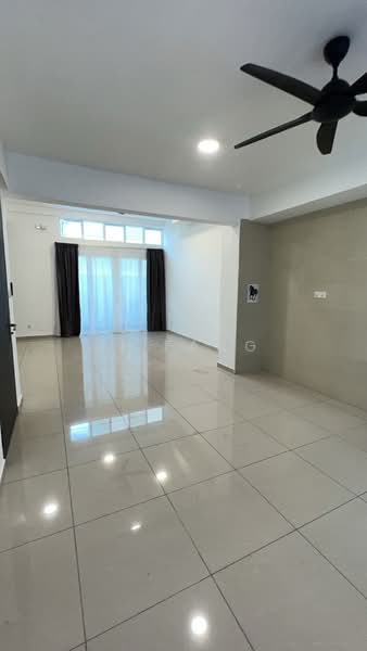 Rumah Teres 3 Tingkat untuk Dijual di Air Hitam (Ayer Itam) - Li Fang - Living Room - PropertyGuru.com.my