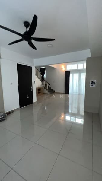 Rumah Teres 3 Tingkat untuk Dijual di Air Hitam (Ayer Itam) - Li Fang - Living Room - PropertyGuru.com.my