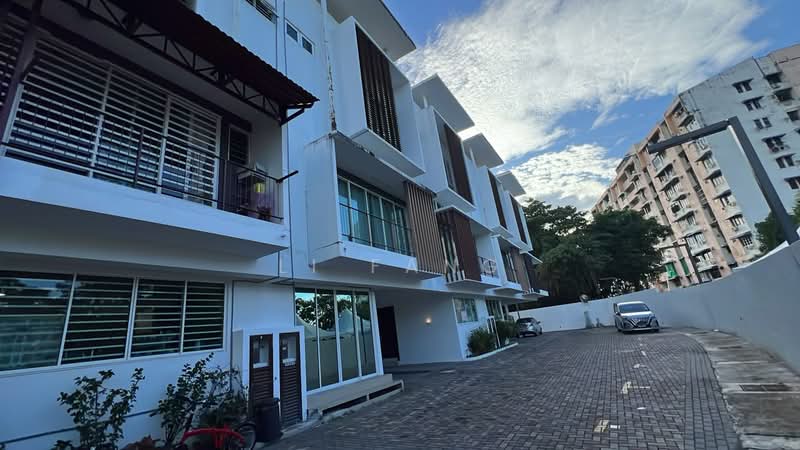Rumah Teres 3 Tingkat untuk Dijual di Air Hitam (Ayer Itam) - Li Fang - Exterior - PropertyGuru.com.my