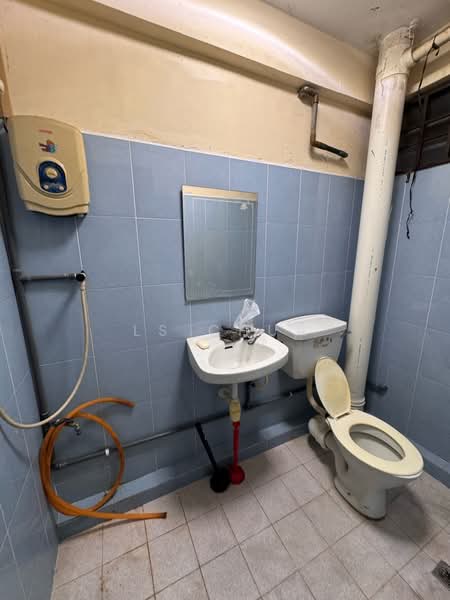 Pangsapuri untuk Dijual di Pearl Tower (Ria) - LS Chua - Bathroom - PropertyGuru.com.my