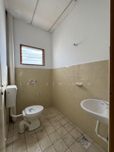 Shop / Office for Rent in Seri Manjung (Perak) - Lay Lim How - PropertyGuru.com.my