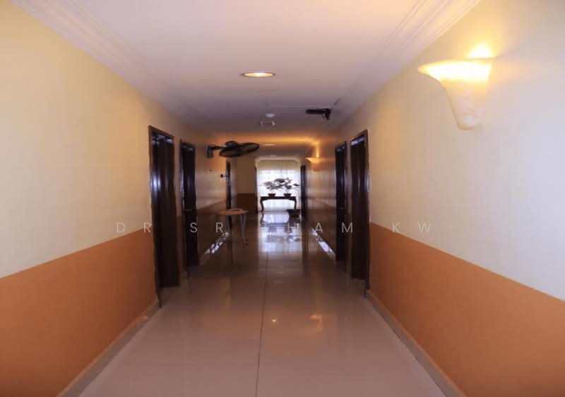 Retail Space for Rent in Seri Kembangan (Selangor) - Dr Sr Tham KW - Corridor - PropertyGuru.com.my