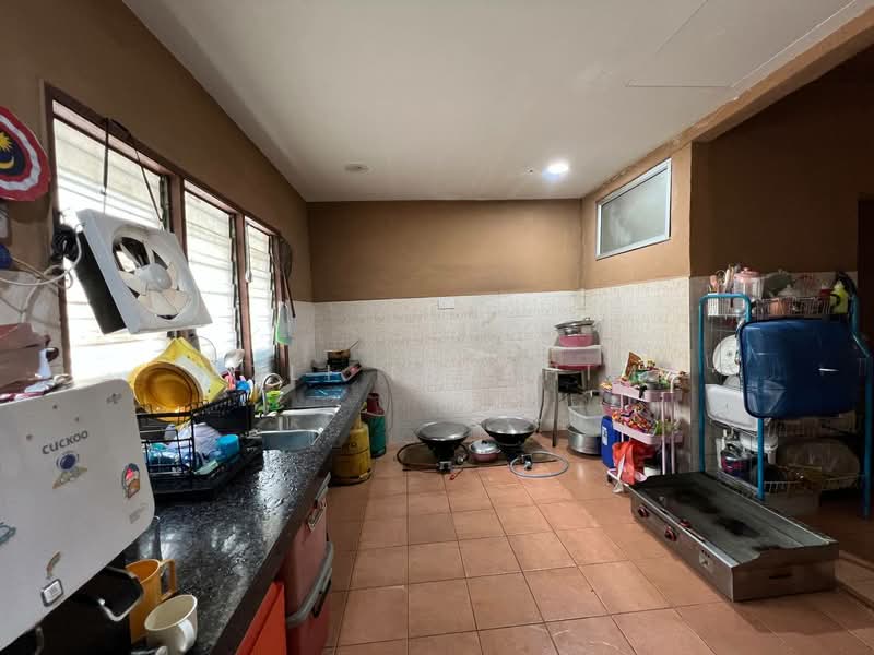 2-storey Terraced House for Sale in Taman Semenyih Mewah (Semenyih) - Azli Ibrahim - Kitchen - PropertyGuru.com.my