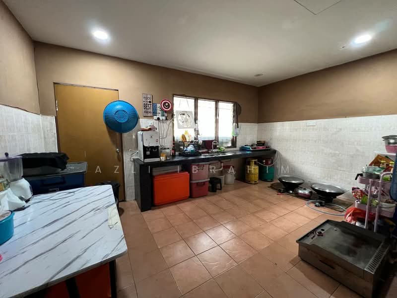 2-storey Terraced House for Sale in Taman Semenyih Mewah (Semenyih) - Azli Ibrahim - Kitchen - PropertyGuru.com.my