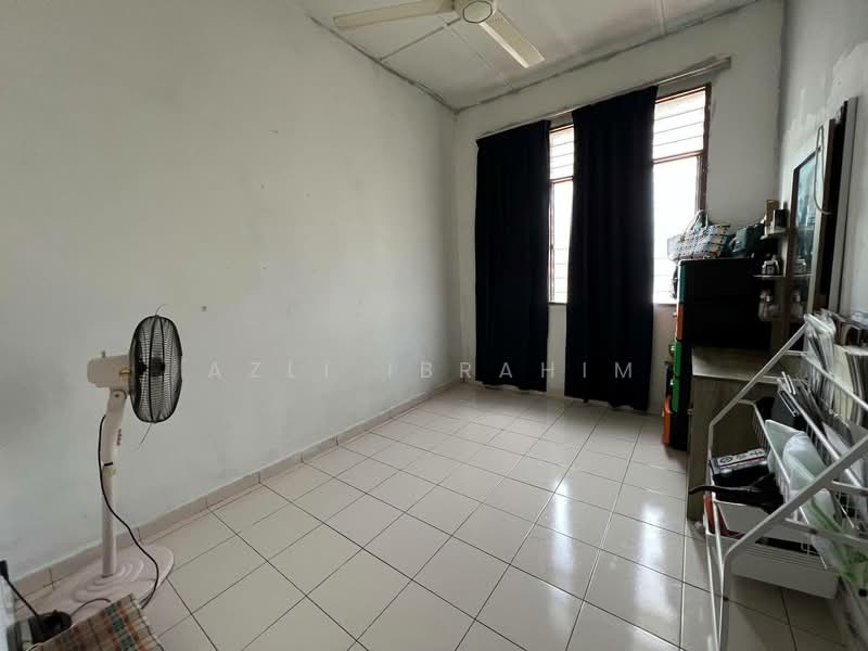 2-storey Terraced House for Sale in Taman Semenyih Mewah (Semenyih) - Azli Ibrahim - Bedroom - PropertyGuru.com.my