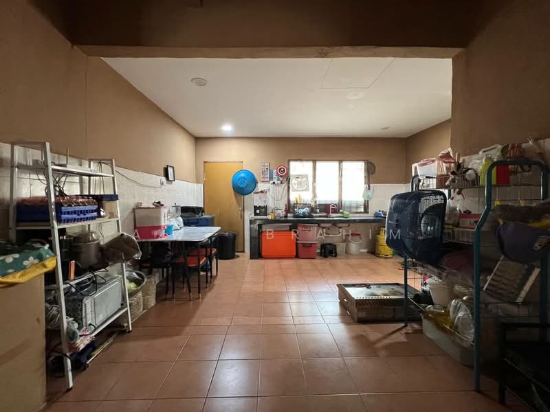 2-storey Terraced House for Sale in Taman Semenyih Mewah (Semenyih) - Azli Ibrahim - Kitchen - PropertyGuru.com.my