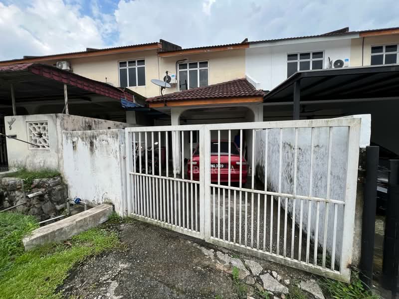 2-storey Terraced House for Sale in Taman Semenyih Mewah (Semenyih) - Azli Ibrahim - Exterior - PropertyGuru.com.my