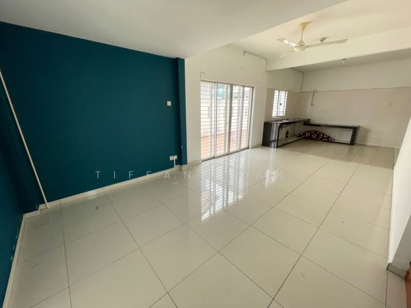 Semi-Detached House for Sale in Kota Emerald (Rawang) - Tiffany Yang - Dining & Kitchen - PropertyGuru.com.my