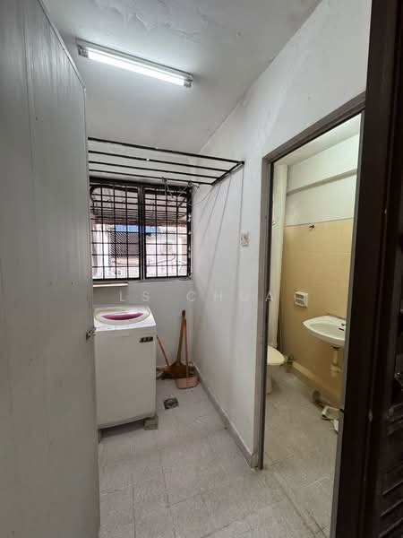 Pangsapuri untuk Dijual di Pearl Tower (Ria) - LS Chua - Bathroom - PropertyGuru.com.my
