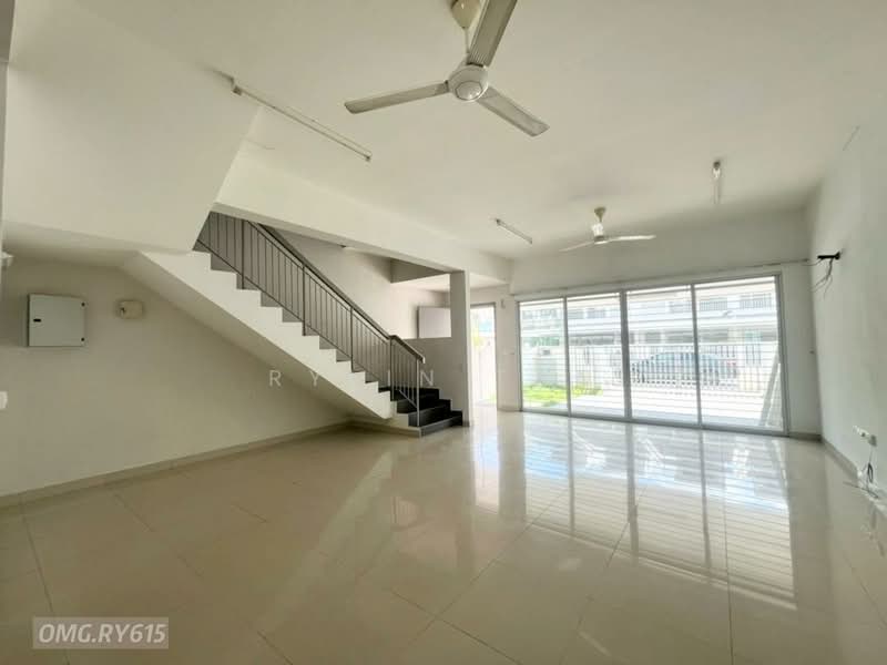 2-storey Terraced House for Sale in Kota Kemuning (Shah Alam) - Rylin Tan - Living Room - PropertyGuru.com.my