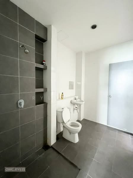 2-storey Terraced House for Sale in Kota Kemuning (Shah Alam) - Rylin Tan - Bathroom - PropertyGuru.com.my