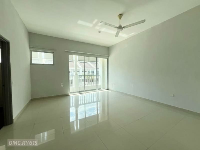 2-storey Terraced House for Sale in Kota Kemuning (Shah Alam) - Rylin Tan - Living Room - PropertyGuru.com.my