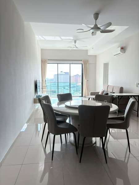 Servis Apartment untuk Disewa di Ong Kim Wee Residence - Vinc Pheng - Living Room - PropertyGuru.com.my