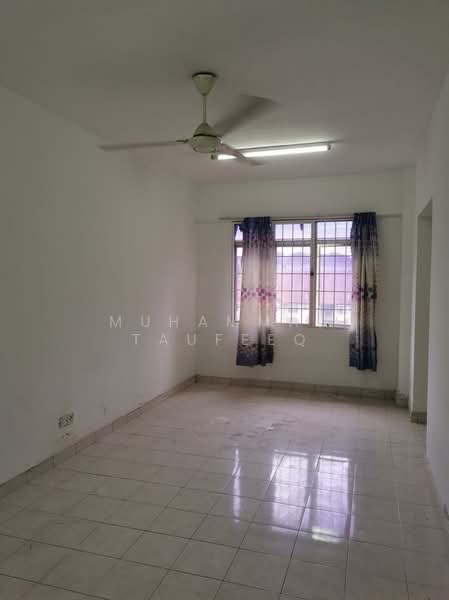 Apartment for Rent at Seri Ixora Apartment - Muhammad Taufeeq - Living Room - PropertyGuru.com.my