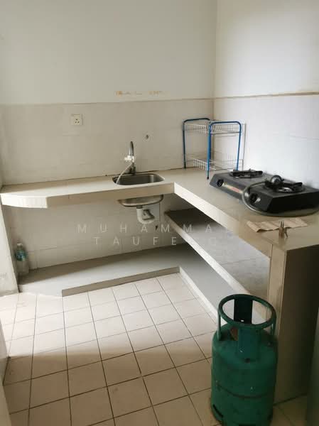 Apartment for Rent at Seri Ixora Apartment - Muhammad Taufeeq - Kitchen - PropertyGuru.com.my