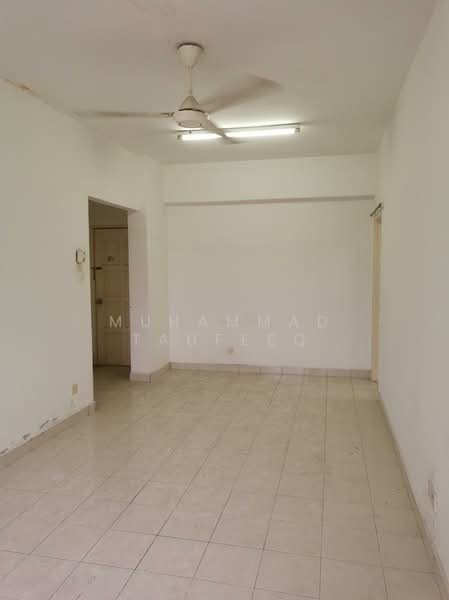 Apartment for Rent at Seri Ixora Apartment - Muhammad Taufeeq - Living Room - PropertyGuru.com.my
