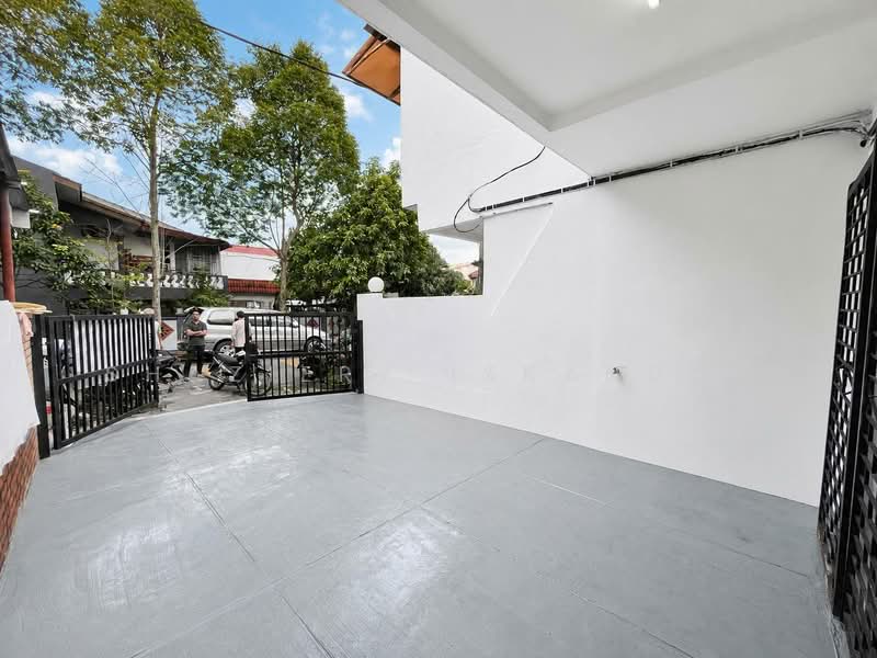 Rumah Teres 2 Tingkat untuk Dijual di Batu Caves (Selangor) - Shaziery Iskandar - Exterior - PropertyGuru.com.my