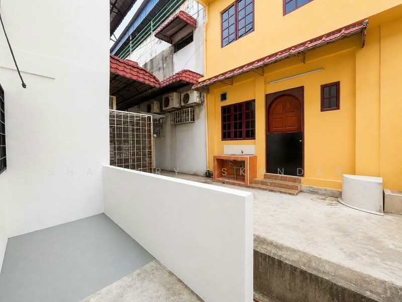 Rumah Teres 2 Tingkat untuk Dijual di Batu Caves (Selangor) - Shaziery Iskandar - Exterior - PropertyGuru.com.my