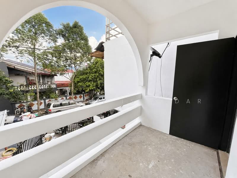 Rumah Teres 2 Tingkat untuk Dijual di Batu Caves (Selangor) - Shaziery Iskandar - Balcony - PropertyGuru.com.my