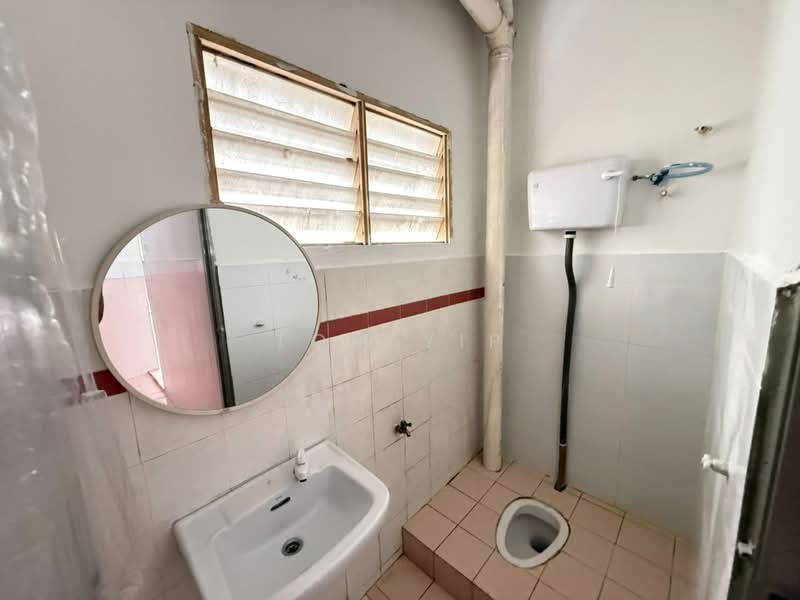 Rumah Teres untuk Dijual di Shah Alam (Selangor) - Tom Yip - Bathroom - PropertyGuru.com.my
