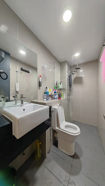 Service Residence for Sale at Sunway Grid Residence - Kelvin Chee - Bathroom - PropertyGuru.com.my