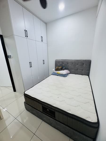 Kediaman Servis untuk Dijual di 8Scape Residence @ Sutera - Jocelyn Onn - Bedroom - PropertyGuru.com.my