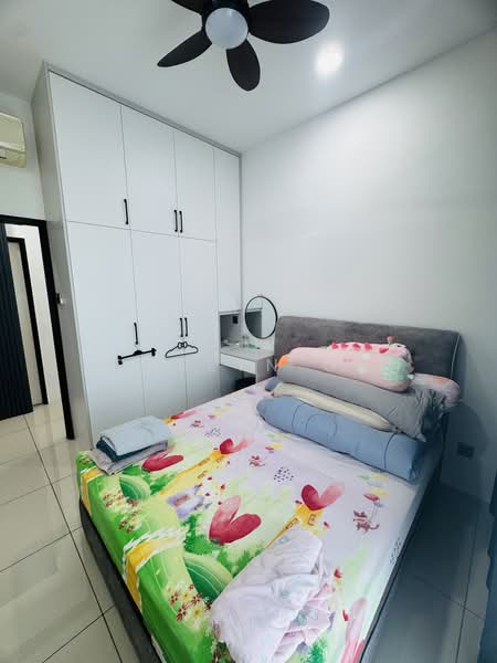 Kediaman Servis untuk Dijual di 8Scape Residence @ Sutera - Jocelyn Onn - Bedroom - PropertyGuru.com.my