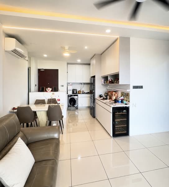 Kediaman Servis untuk Dijual di 8Scape Residence @ Sutera - Jocelyn Onn - Living Room - PropertyGuru.com.my