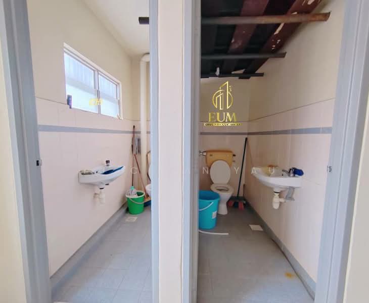 Shop for Sale in Taman Cheng Utama (Cheng) - Yu Chuan Yau - PropertyGuru.com.my