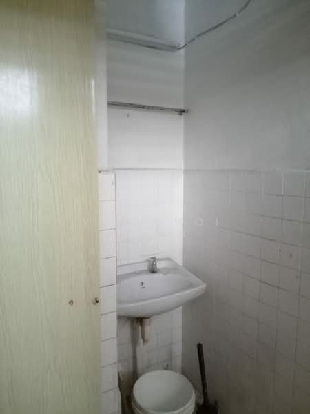 Shop for Rent in Taman Usahaniaga (Bukit Mertajam) - Yee Choi Hong - Bathroom - PropertyGuru.com.my