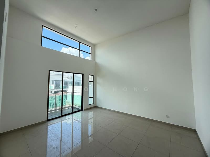 Rumah Teres 2 Tingkat untuk Dijual di Taman Bestari Indah (Ulu Tiram) - Nico Chong - Living Room - PropertyGuru.com.my