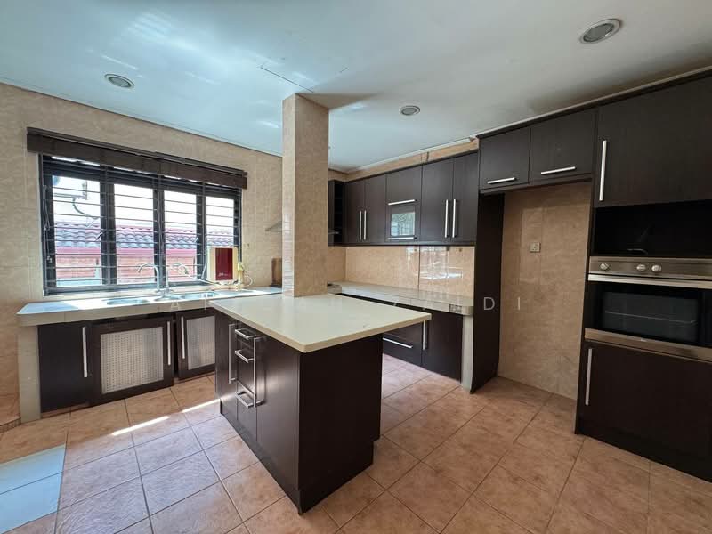 Rumah Teres 2.5 Tingkat untuk Dijual di Bukit Jelutong (Shah Alam) - Afiqah zaidi - PropertyGuru.com.my