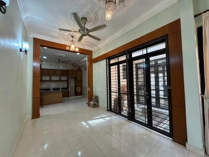 Rumah Teres 2.5 Tingkat untuk Dijual di Bukit Jelutong (Shah Alam) - Afiqah zaidi - PropertyGuru.com.my