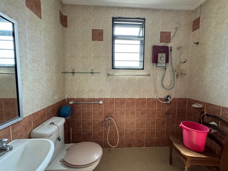 Rumah Teres 2.5 Tingkat untuk Dijual di Bukit Jelutong (Shah Alam) - Afiqah zaidi - PropertyGuru.com.my