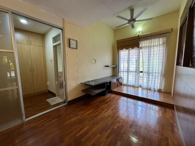 Rumah Teres 2.5 Tingkat untuk Dijual di Bukit Jelutong (Shah Alam) - Afiqah zaidi - PropertyGuru.com.my