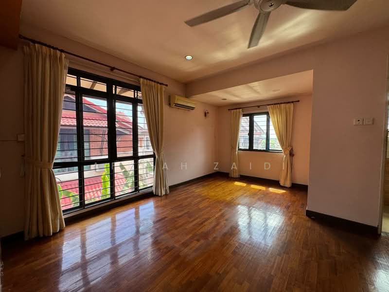 Rumah Teres 2.5 Tingkat untuk Dijual di Bukit Jelutong (Shah Alam) - Afiqah zaidi - PropertyGuru.com.my