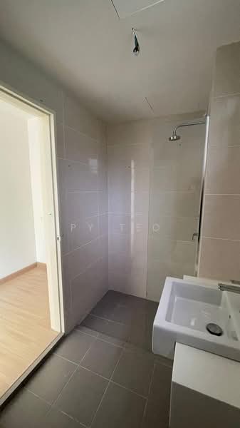 Kondominium untuk Dijual di Brezza Hill - PY Teo - Bathroom - PropertyGuru.com.my