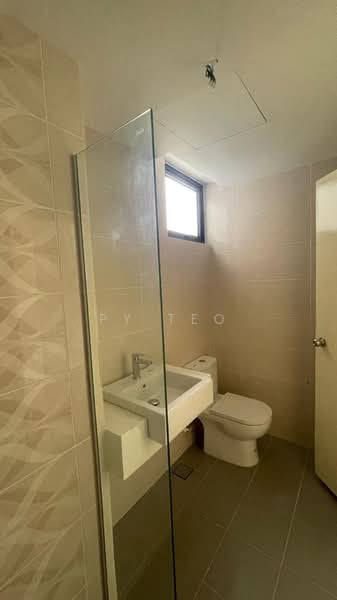 Kondominium untuk Dijual di Brezza Hill - PY Teo - Bathroom - PropertyGuru.com.my
