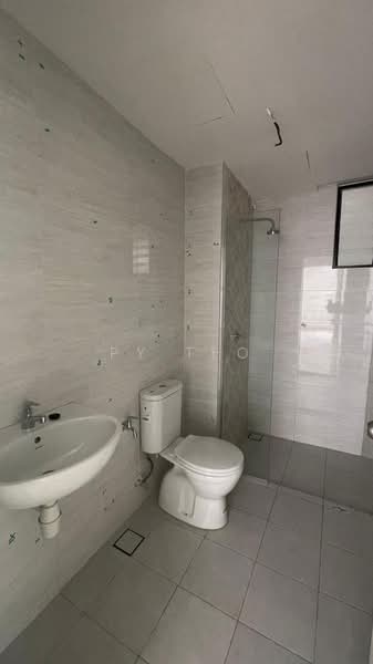 Kondominium untuk Dijual di Brezza Hill - PY Teo - Bathroom - PropertyGuru.com.my