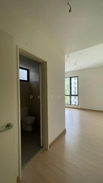 Kondominium untuk Dijual di Brezza Hill - PY Teo - Bathroom - PropertyGuru.com.my