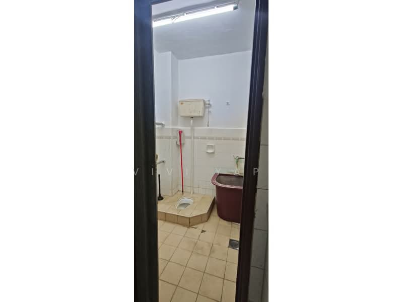 Rumah Teres 2 Tingkat untuk Disewa di Taman Muhibbah (Seri Kembangan) - Vivi Yap - Bathroom - PropertyGuru.com.my