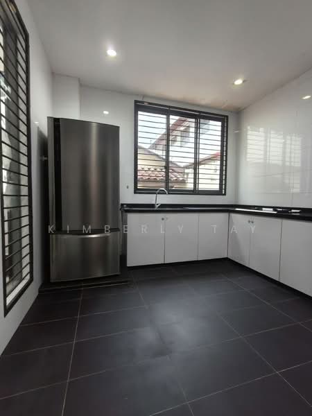 Commercial Bungalow for Rent in Taman Sri Tebrau (Johor Bahru) - Kimberly Tay - Kitchen - PropertyGuru.com.my